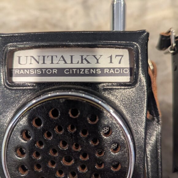 Vintage Standard Unitalky 17 Transistor Band Citizen's Radio"s SR-K17X unused - Picture 10 of 16